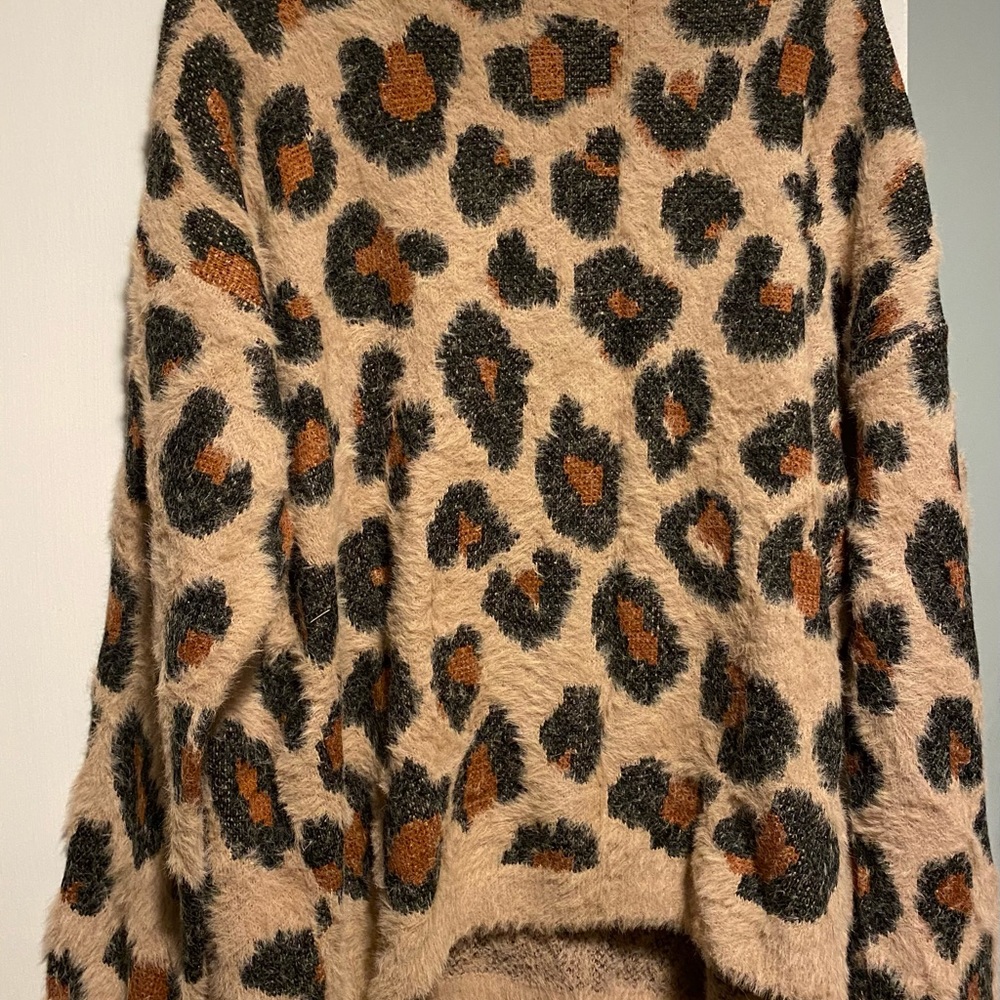 WOMENS FLUFFY LEOPARD PRINT SWEATER